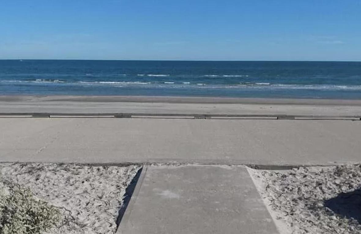 Cozy Beachside Condo With Pool View Corpus Christi Exterior photo